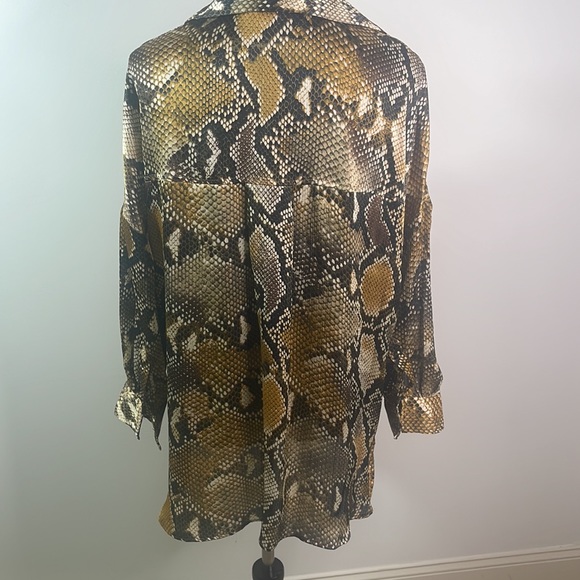 Python Printer Blouse - Picture 5 of 5